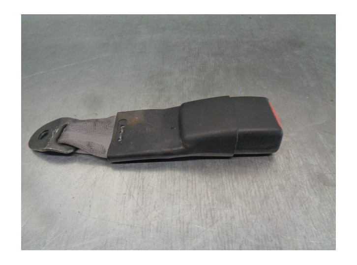 Recambio de enganche cinturon para mitsubishi grandis (na0w) 2.4 inform referencia OEM IAM M4231  TRA CENT.