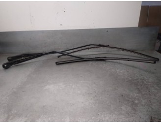 Recambio de brazo limpia delantero derecho para renault scenic iii 1.5 dci diesel referencia OEM IAM 288860003R 288860003R 