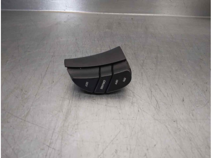 Replacement steering wheel control for Chrysler Sebring sedan (JR41) 2.0 LE OEM IAM reference 04760353AD 