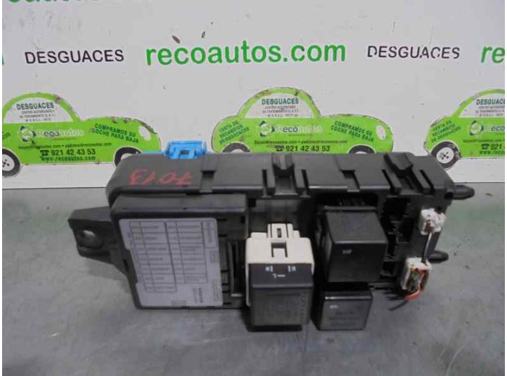 Recambio de caja reles / fusibles para volvo s40 berlina 1.6 cat referencia OEM IAM 30807050  