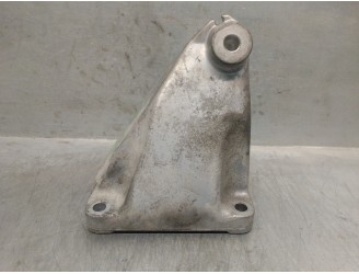 Replacement engine mount for Mercedes-Benz E-Class (W210) saloon diesel 3.0 diesel CAT OEM IAM reference A6062230104 A606223