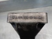 Replacement left engine mount for Mercedes-Benz C-Class (W203) saloon 2.2 CDI CAT OEM IAM reference A6112230704 