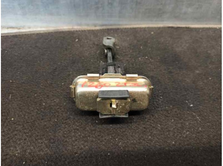 Recambio de retenedor puerta para ssangyong rodius 2.7 turbodiesel cat referencia OEM IAM   