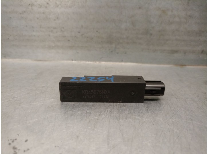 Recambio de antena para mazda mx-5 iv (nd__) 2.0 (nd2e) referencia OEM IAM KD45676NXA  X1T60671