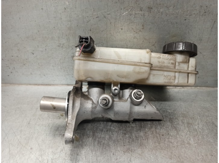 Recambio de bomba freno para renault megane iii coupe 1.4 tce referencia OEM IAM 460910009R  