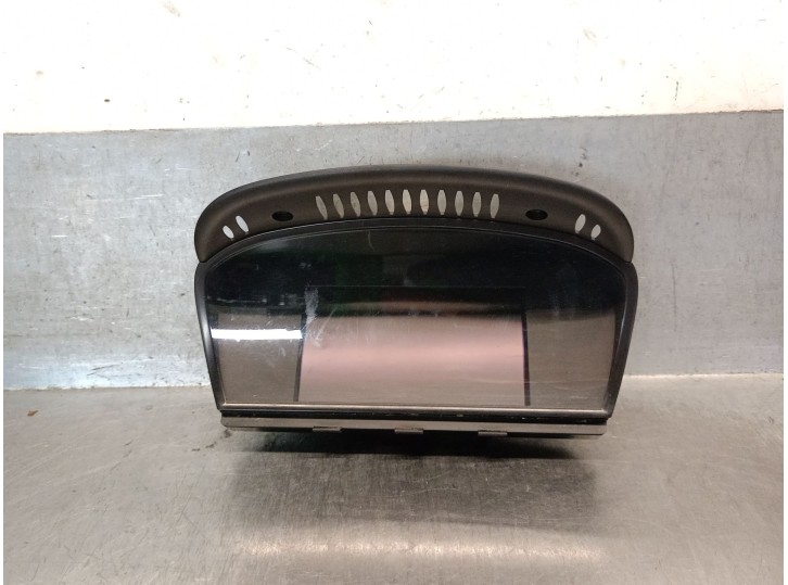 Replacement multifunction display for BMW Series 5 Sedan (E60) 530d OEM IAM reference 65826938109 65829193758 