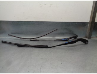 Recambio de brazo limpia delantero derecho para bmw serie 3 lim. (f30) 2.0 turbodiesel referencia OEM IAM 61617260469 