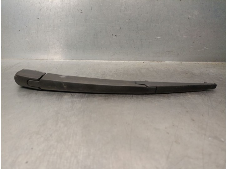 Recambio de brazo limpia trasero para kia stonic (yb) 1.0 t-gdi referencia OEM IAM 988112P000  