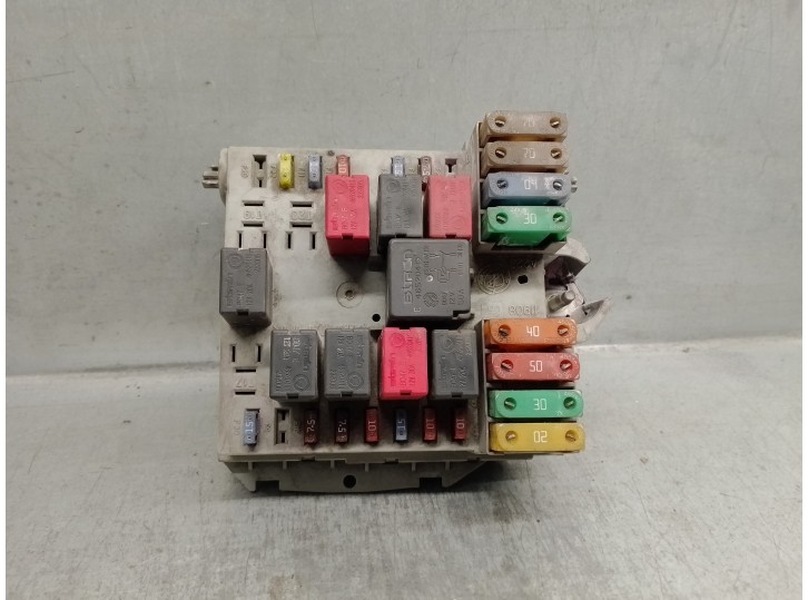 Recambio de caja reles / fusibles para lancia ypsilon (101) 1.3 multijet momo design referencia OEM IAM 51774935  