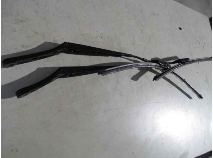 Recambio de brazo limpia delantero derecho para seat ibiza sc (6j1) 1.4 tdi referencia OEM IAM 