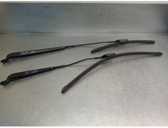 Recambio de brazo limpia delantero derecho para citroën c3 picasso 1.6 16v hdi referencia OEM IAM 9681836880 9681794780 