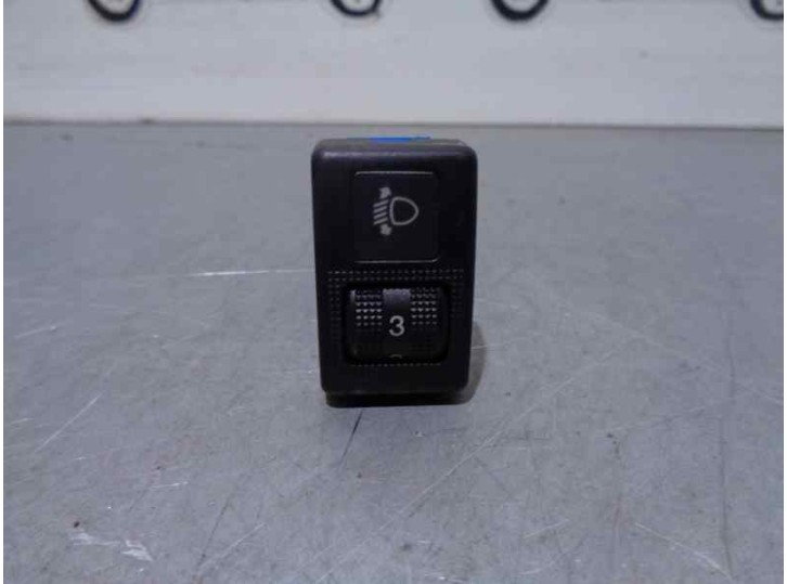 Recambio de botones salpicadero para mazda premacy (cp) 2.0 turbodiesel cat referencia OEM IAM BJ3D666F0 