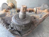 Recambio de brazo suspension superior delantero izquierdo para mitsubishi l 200 (k6/7) 2.5 td cat referencia OEM IAM MB860829 