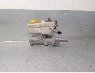 Replacement brake master cylinder for Seat Cordoba saloon (6L2) 1.4 16V OEM IAM reference 6Q0611301A 