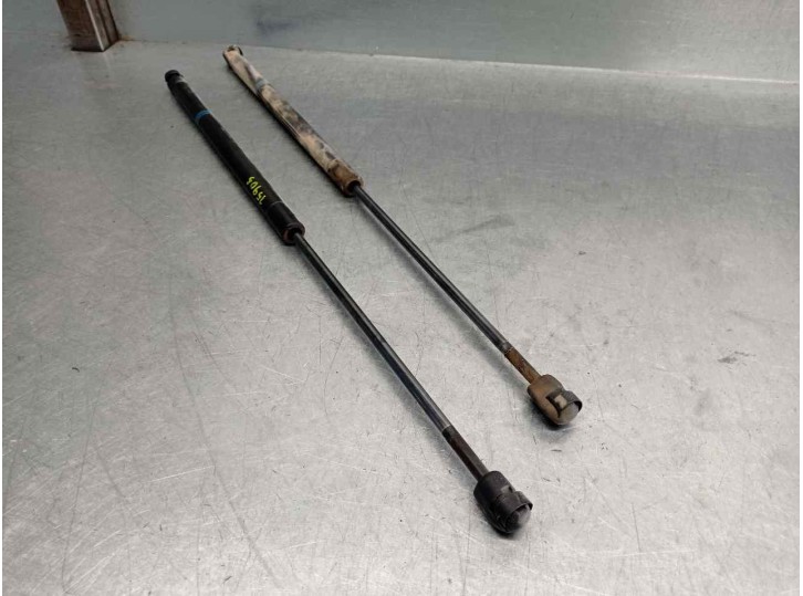 Replacement trunk / tailgate struts for Ford Fiesta Saloon (DX) Ambiente OEM IAM reference 96FBB406A10BA 