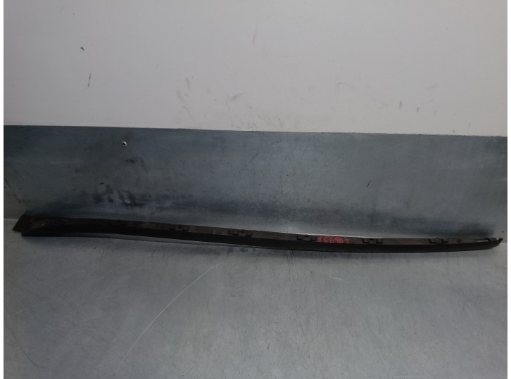 Recambio de molduras delanteras para seat ibiza (6j5) 1.4 16v tsi referencia OEM IAM CAV  