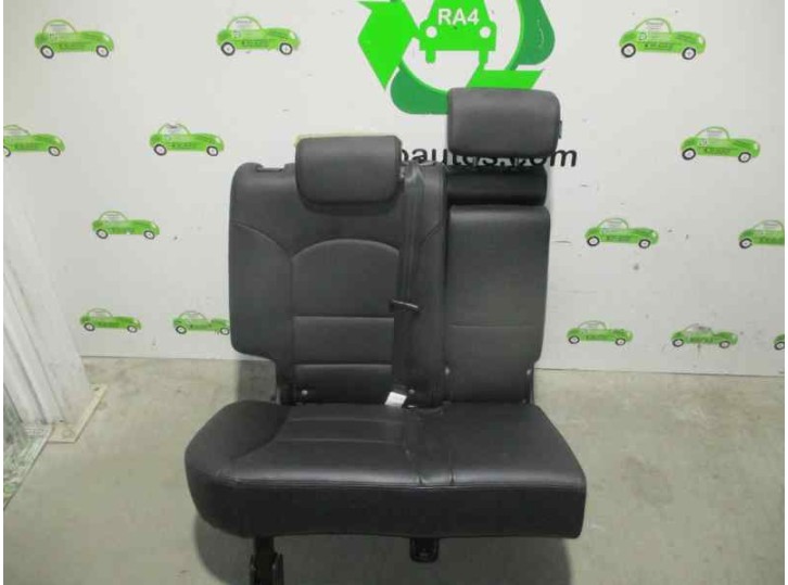 Recambio de asientos trasero derecho para ssangyong korando 2.0 td cat referencia OEM IAM CUERO NEGRO 5 PUERTAS