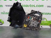 Recambio de caja reles / fusibles para peugeot 207 hdi referencia OEM IAM 9675123880 