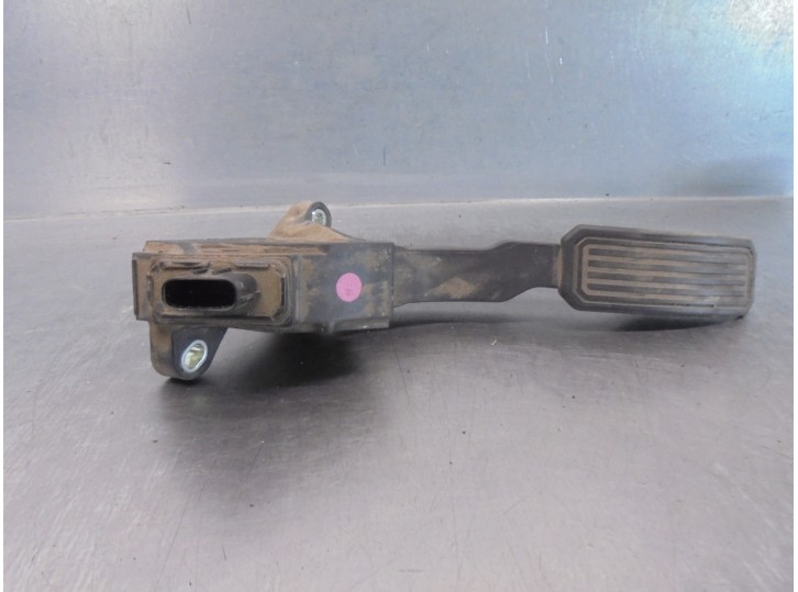 Recambio de potenciometro pedal para toyota auris 2.0 d-4d cat referencia OEM IAM 7811002020 09139B 