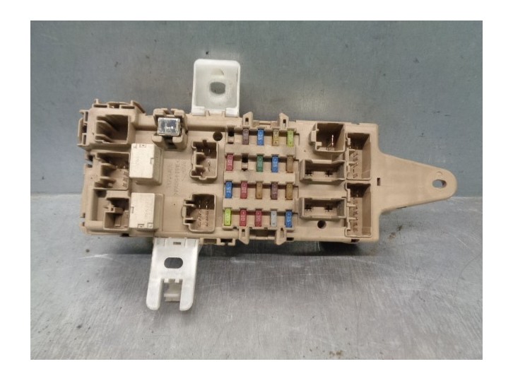 Recambio de caja reles / fusibles para lexus gs300 (jzs160) 3.0 24v cat referencia OEM IAM 8273330011  