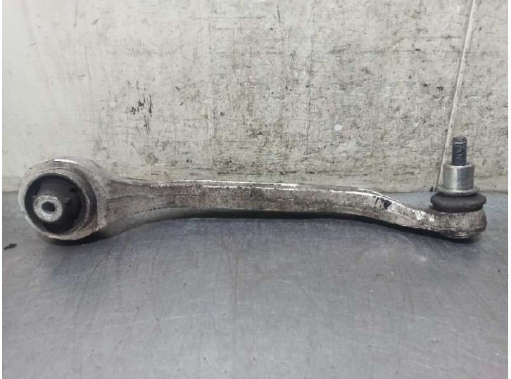 Recambio de brazo suspension inferior delantero derecho para audi a6 berlina (4f2) 2.4 v6 24v cat (bdw) referencia OEM IAM 8E040
