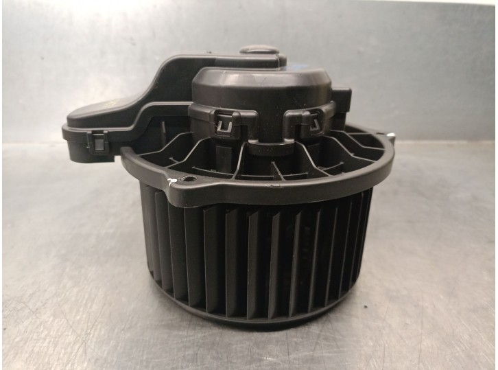 Recambio de motor calefaccion para kia stonic (yb) 1.0 t-gdi referencia OEM IAM 97113H8000  F00S3B2570 BOSCH