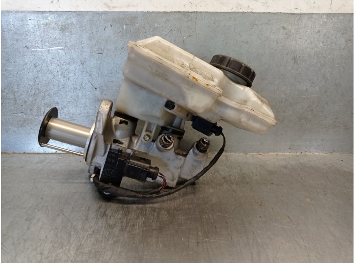 Recambio de bomba freno para volkswagen touran (5t1) 1.4 tsi referencia OEM IAM 5Q1611301C 5Q1614019AC 32668423 TRW