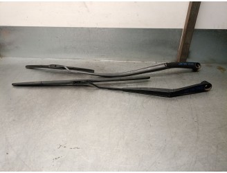 Recambio de brazo limpia delantero derecho para kia stonic (yb) 1.0 t-gdi referencia OEM IAM 983601W050 983503S300 