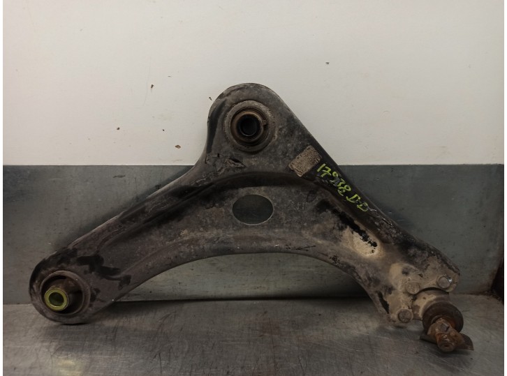 Replacement front right lower suspension arm for Citroën C3 1.2 12v e-THP / PureTech OEM IAM reference 9670771480 