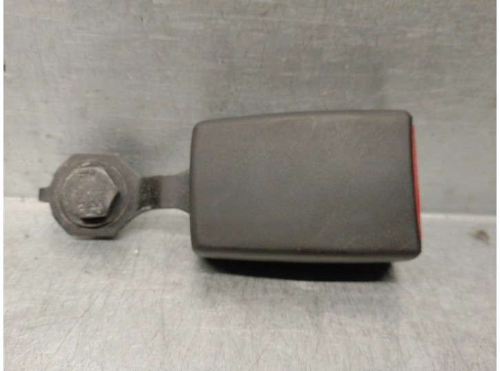 Recambio de enganche cinturon para smart coupe 1.0 cat referencia OEM IAM A4518600269  3 PUERTAS