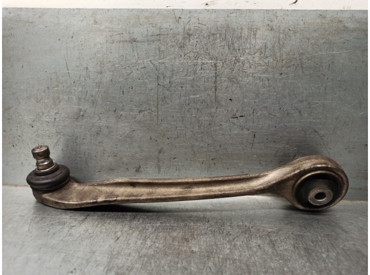 Replacement front left upper suspension arm for Volkswagen Passat Variant (3B6) 2.5 V6 TDI OEM IAM reference 8E0