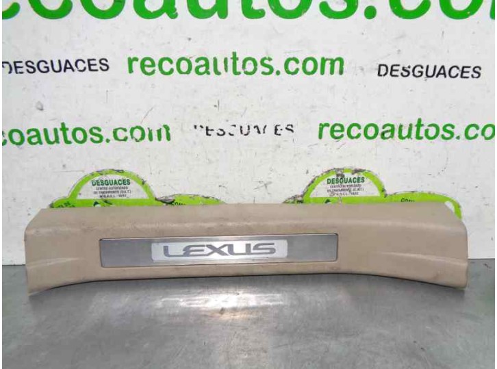 Recambio de molduras traseras para lexus rx 300(mcu35) 3.0 v6 cat referencia OEM IAM 6794048020 6794048010 