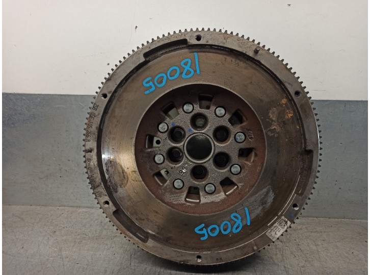 Replacement flywheel for Seat Tarraco (KN2) 1.5 16V TSI ACT OEM IAM reference 05E105266A 