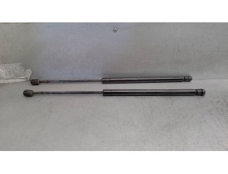 Replacement tailgate / boot lid struts for Nissan Almera (N16/E) 2.2 DCi diesel CAT OEM IAM reference 90450BM400 
