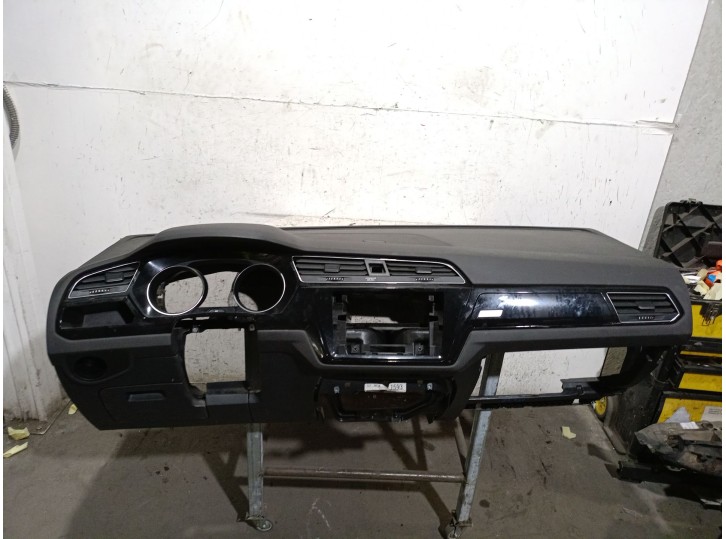 Recambio de salpicadero para volkswagen touran (5t1) 1.4 tsi referencia OEM IAM 5TB857003G 5TB857003G 