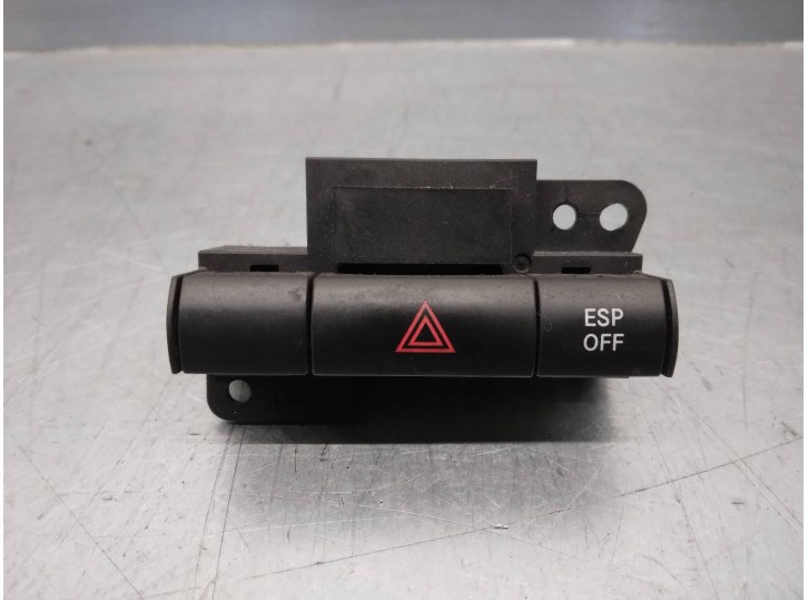 Replacement hazard warning switch for Chrysler Grand Voyager LX OEM IAM reference 68025899AA 