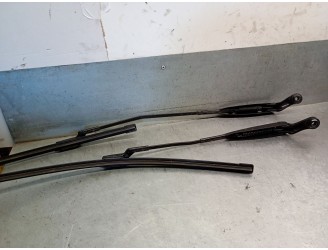 Recambio de brazo limpia delantero derecho para fiat 500 (312_) 1.3 d multijet (312axb1a) referencia OEM IAM 735453762 735453762