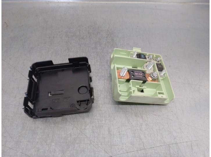 Recambio de caja reles / fusibles para bmw x3 (e83) 2.0 16v diesel cat referencia OEM IAM 8387547 
