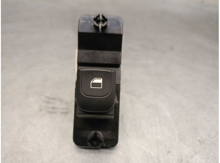 Replacement rear left window lift switch for Kia Stonic (YB) 1.0 T-GDI OEM IAM reference 93580H8000 