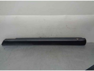 Recambio de molduras delanteras para mercedes-benz clase e (w114/w115) berlina 240 d referencia OEM IAM 1156901089 