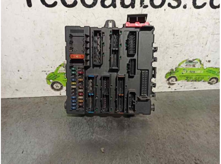 Recambio de caja reles / fusibles para opel signum 3.0 v6 cdti cat (y 30 dt / lb5) referencia OEM IAM 13112913 