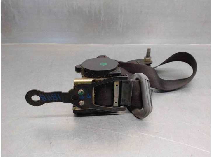 Replacement front right seatbelt for Nissan Vanette Cargo 2.3 Diesel OEM IAM reference 868447C902 6 DOORS