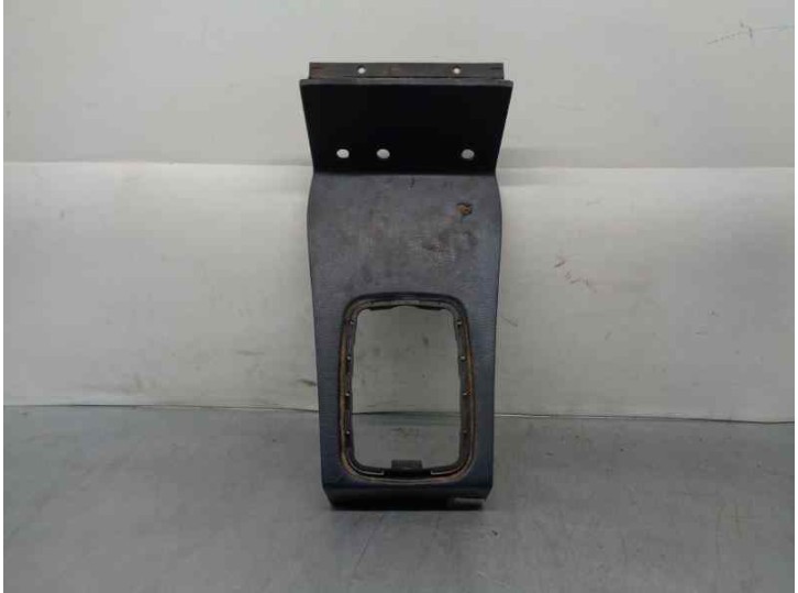 Replacement molding for Mercedes-Benz E-Class (W114/W115) sedan 240 D OEM IAM reference 