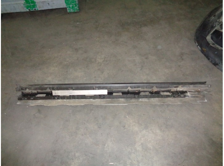 Recambio de faldon lateral para bmw x5 (e53) 4.4 v8 32v cat (m62) referencia OEM IAM 8408706  