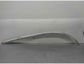 Recambio de molduras delanteras para mercedes-benz clase e (w114/w115) berlina 240 d referencia OEM IAM 1156901089 