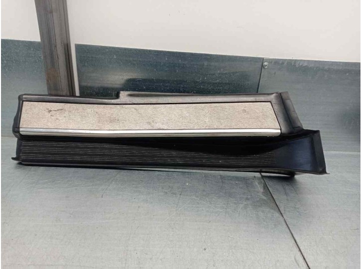 Recambio de estribos laterales para mercedes-benz clase s (w140) berlina 3.2 24v cat referencia OEM IAM 1406800335  