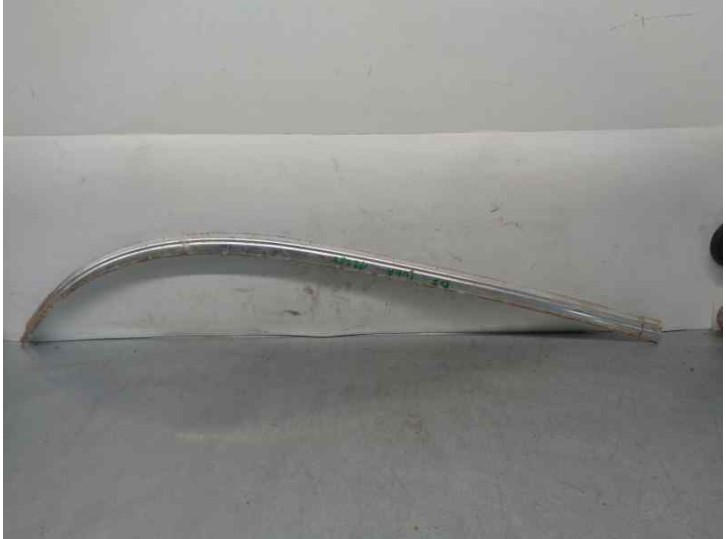 Recambio de molduras delanteras para mercedes-benz clase e (w114/w115) berlina 240 d referencia OEM IAM 1156901089  