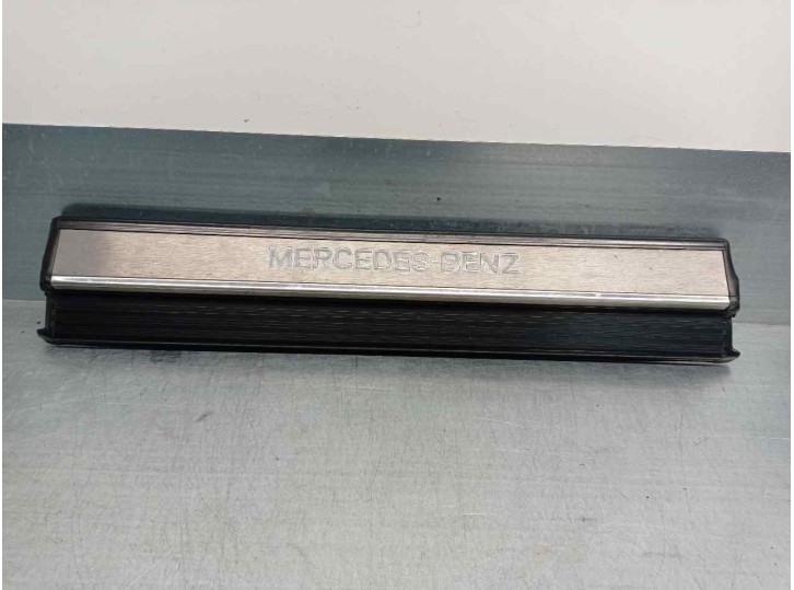 Recambio de estribos laterales para mercedes-benz clase s (w140) berlina 3.2 24v cat referencia OEM IAM 1406800535  