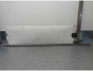 Recambio de molduras delanteras para mercedes-benz clase e (w114/w115) berlina 240 d referencia OEM IAM 1156901089 