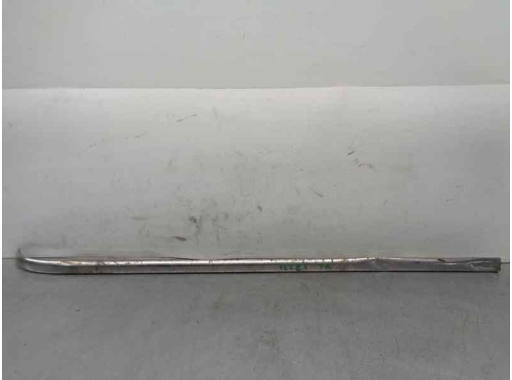 Recambio de molduras traseras para mercedes-benz clase e (w114/w115) berlina 240 d referencia OEM IAM   